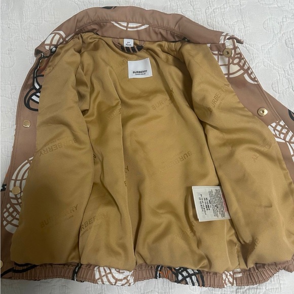 Authentic Burberry Jacket - Picture 5 of 6